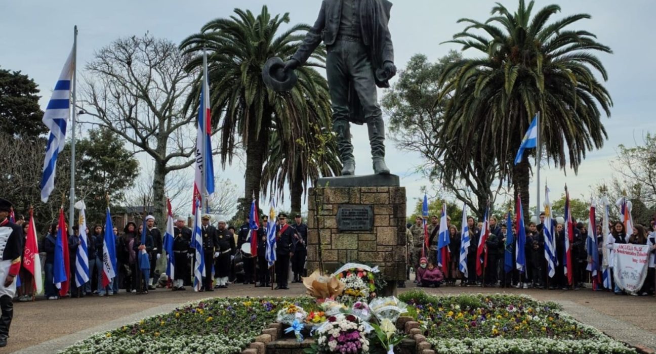 En la ciudad de Young se conmemoró ayer 25 de agosto un nuevo aniversario de la Declaratoria de la Independencia.