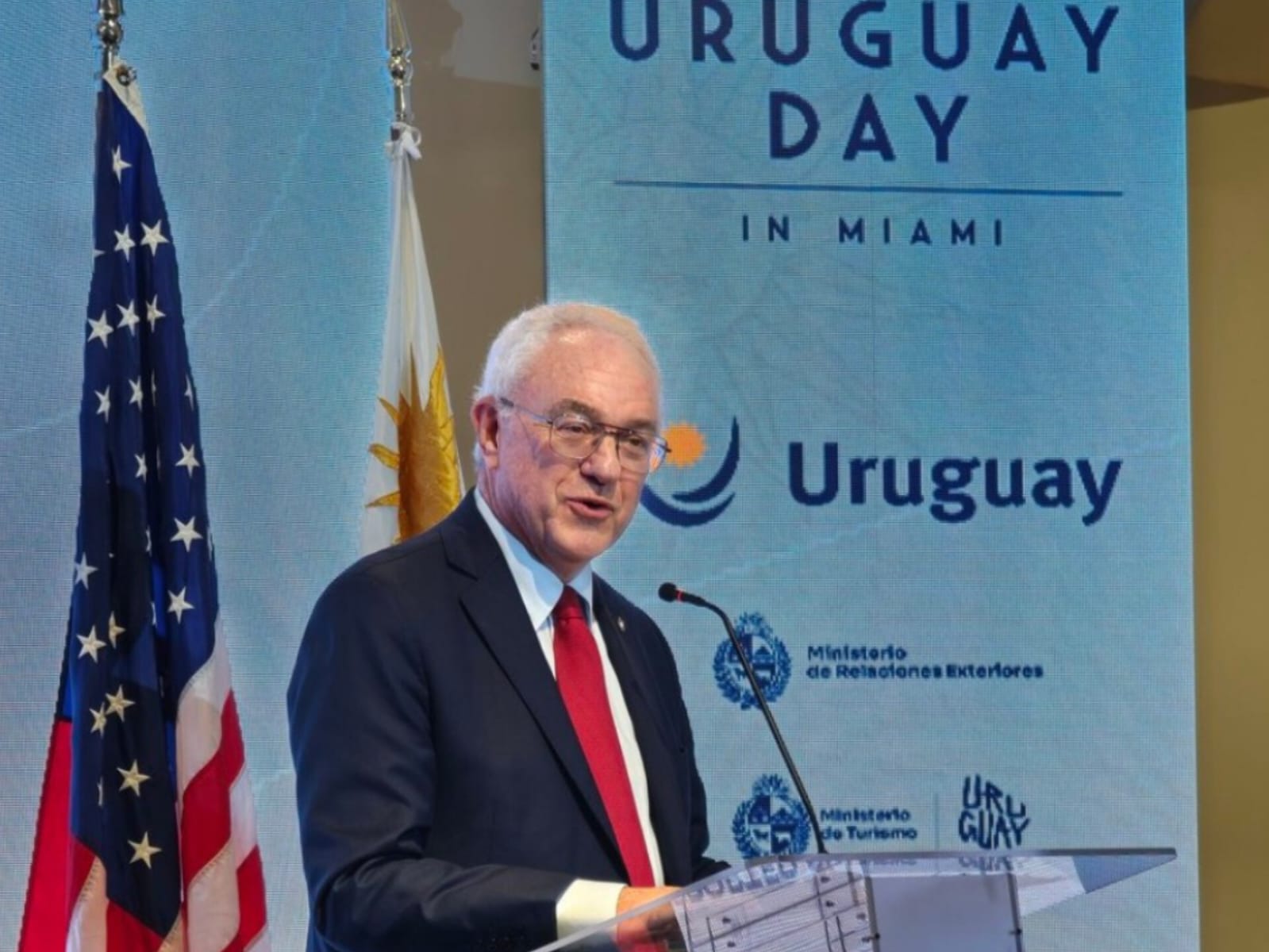 El Canciller Lubetkin confirmó oficialmente la relocalización del proyecto de HIF Global