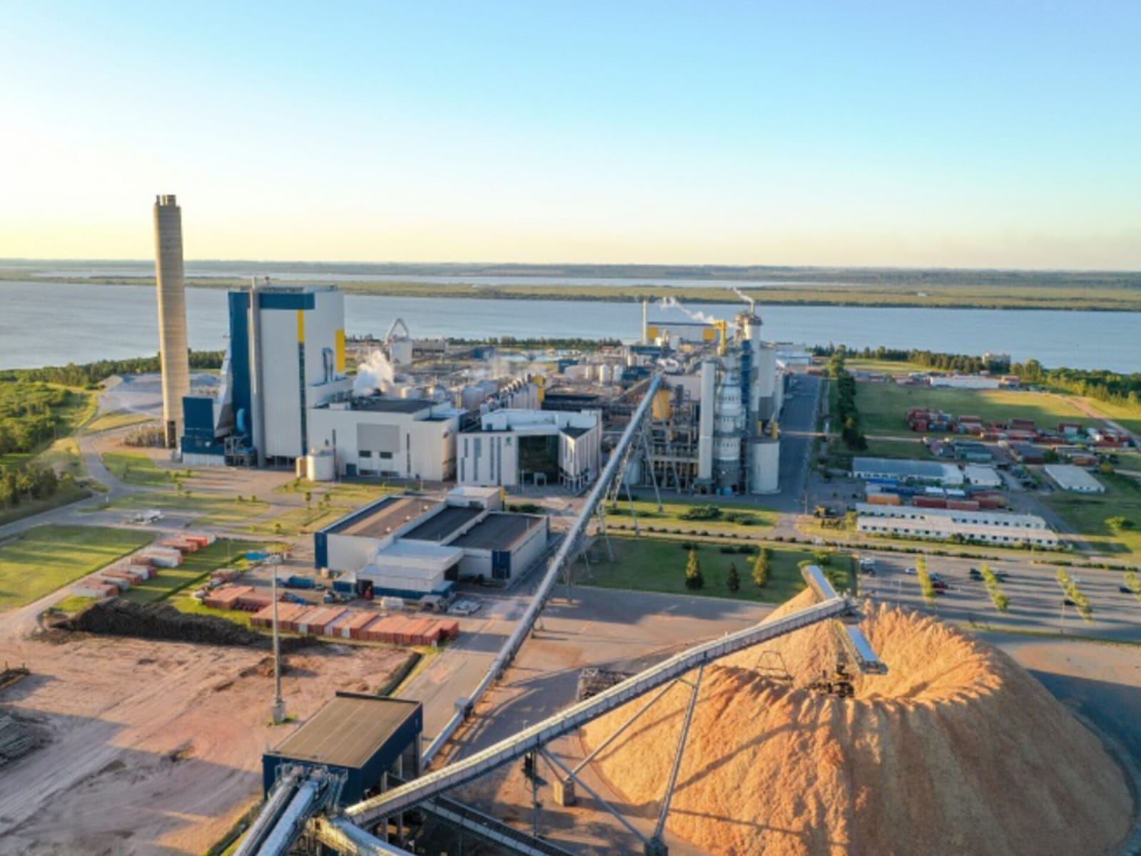 Tareas de mantenimiento en UPM Fray Bentos