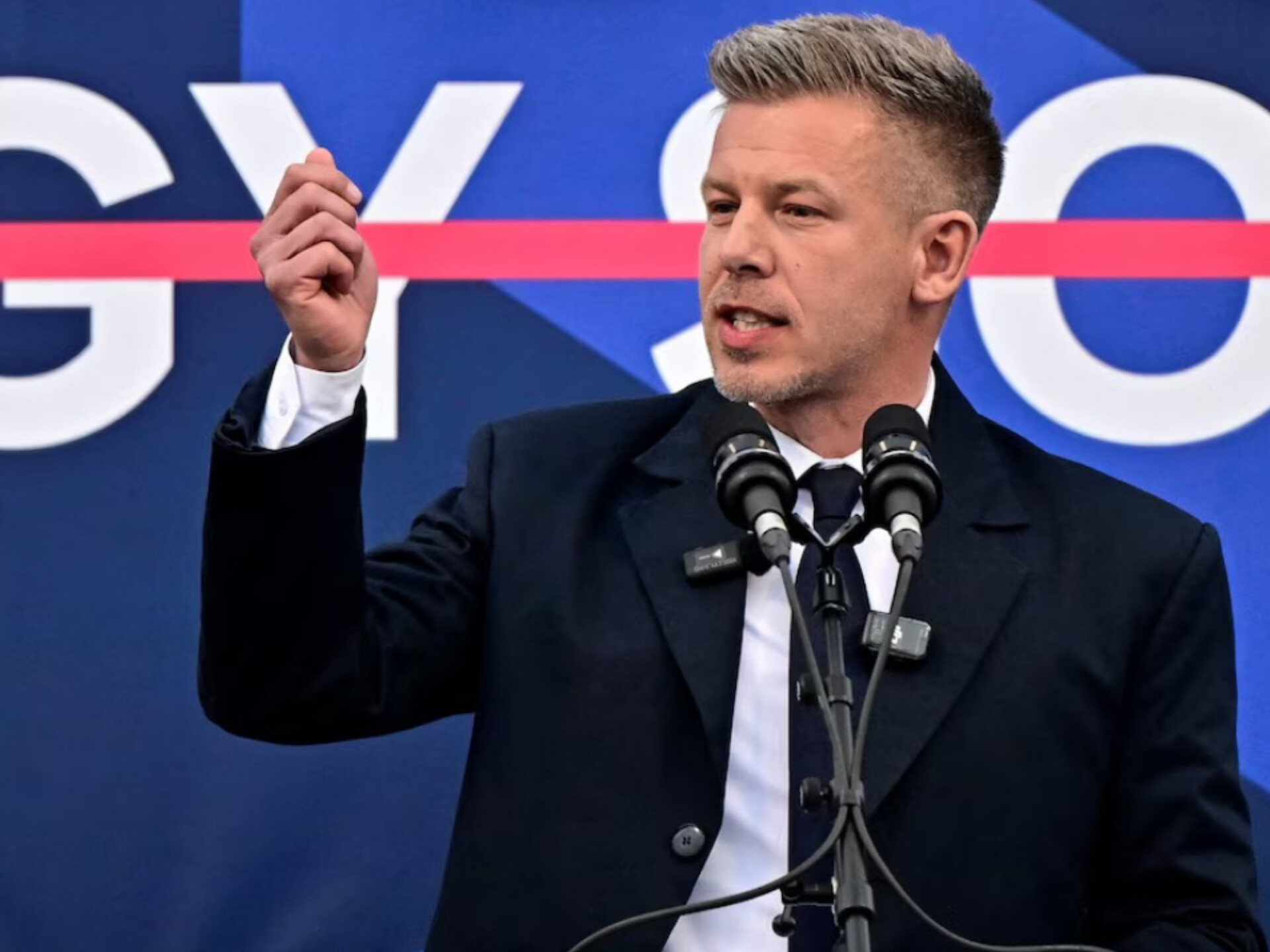 Péter Magyar arrasa en las elecciones en Hungría y desbanca a Orbán tras 16 años en el poder