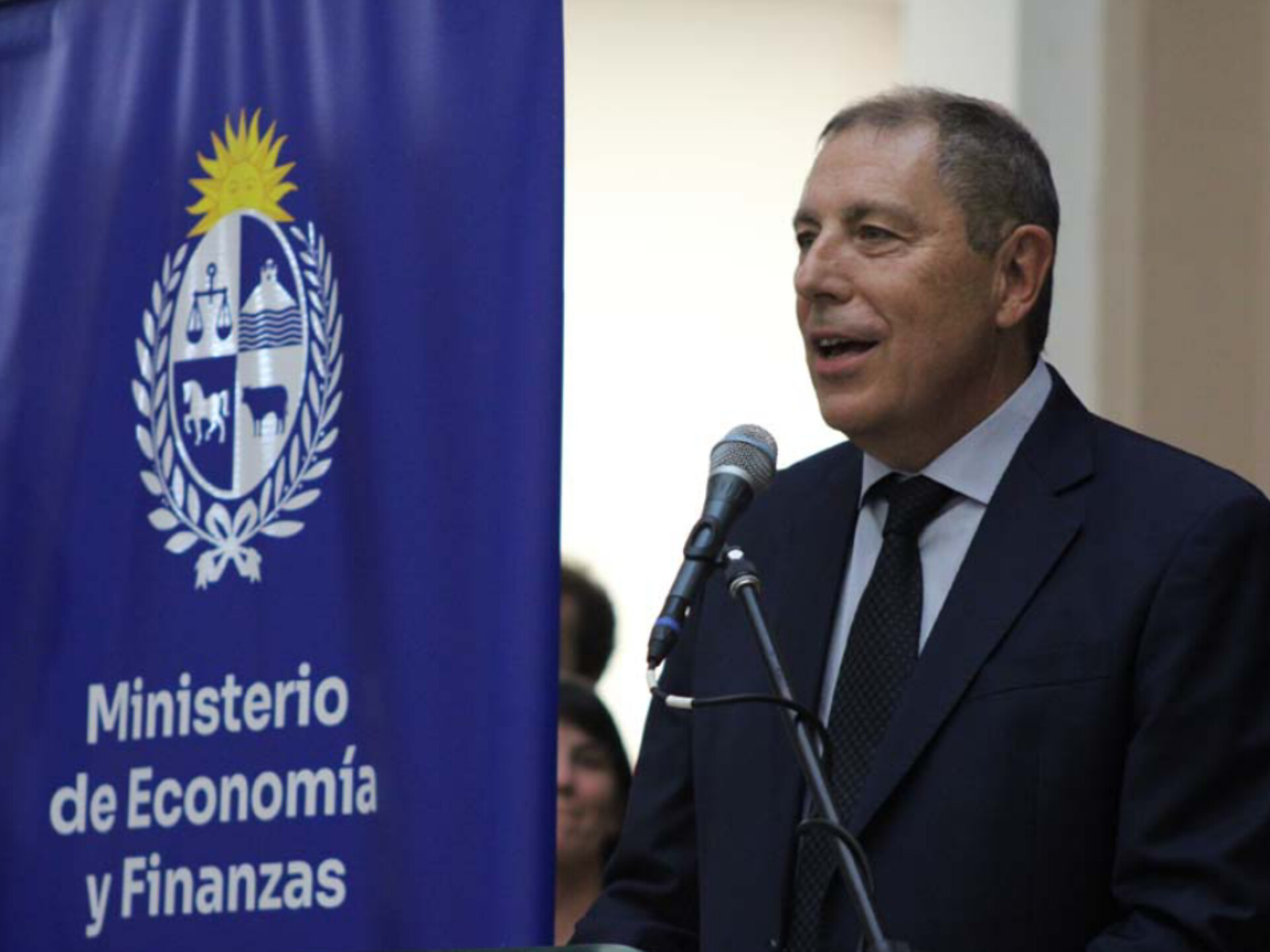 El MEF planea bajar los precios de la canasta básica